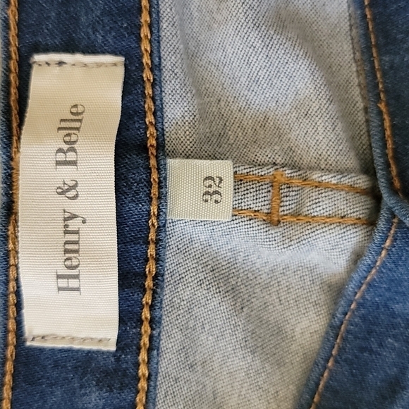 Henry & Belle | Cuffed Cropped Jeans in Drake Wash - Picture 6 of 7